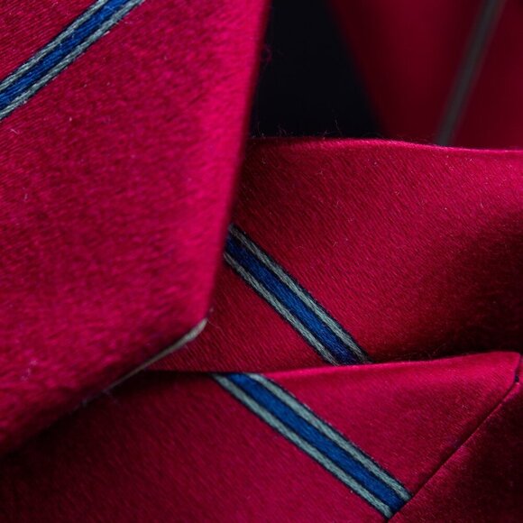 Vintage Christian Dior Red Striped Silk Tie With Blue & Gold Accents Made In USA - Picture 4 of 6